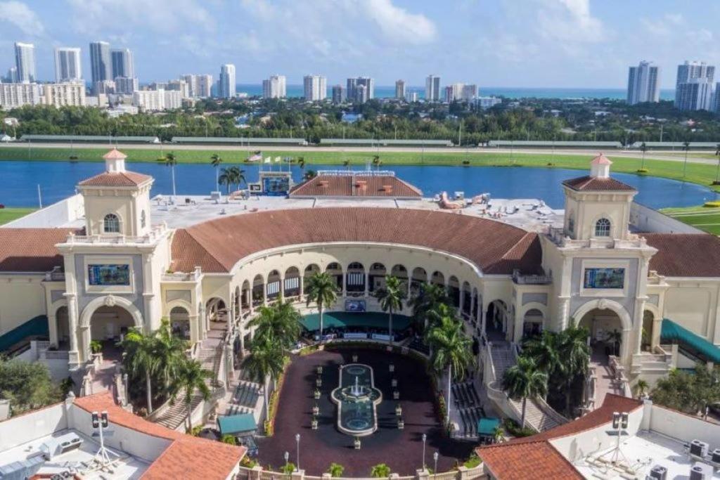 Ferienwohnung Hallandale Gulfstream Pool Walk To The Beach Hallandale Beach Exterior foto